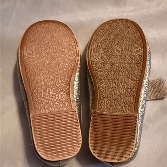 Zara Kids Glittery Silver Dress Shoes - Picture 3 of 5
